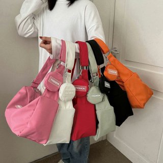 ショルダーバッグ レディース小銭入れ付き【ゆうパケット可】